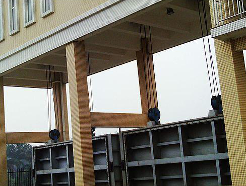 ����բ��